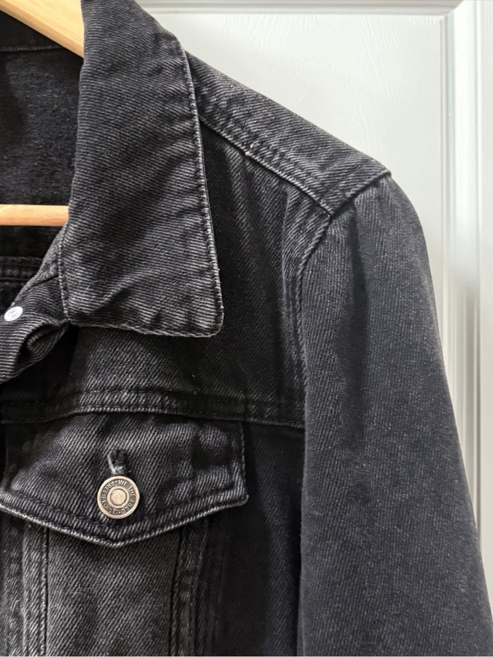 Free People Women’s Rumors Washed Black Denim Jacket! Medium! - Picture 4 of 9